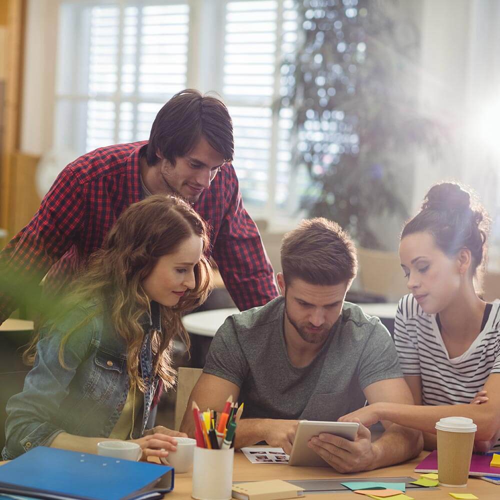 Colaboración entre Kreamos y un equipo cliente